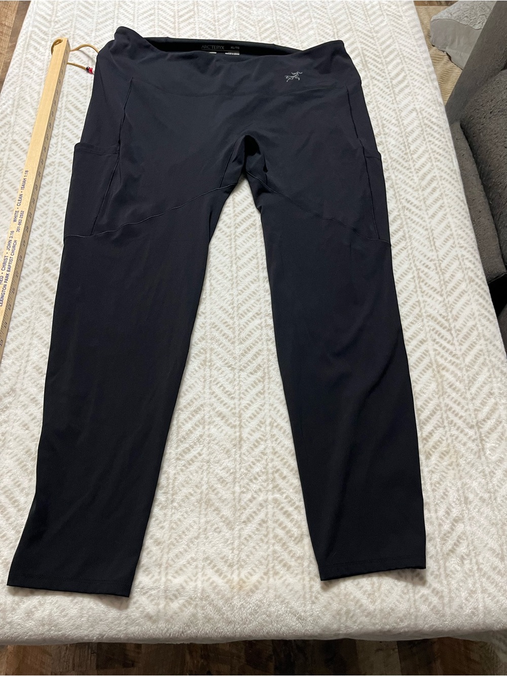 Arc'teryx Women’s XL Black Performance leggings
